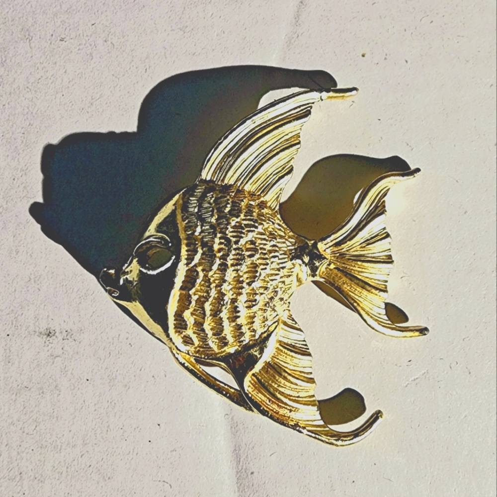 Vintage gold angelfish brooch